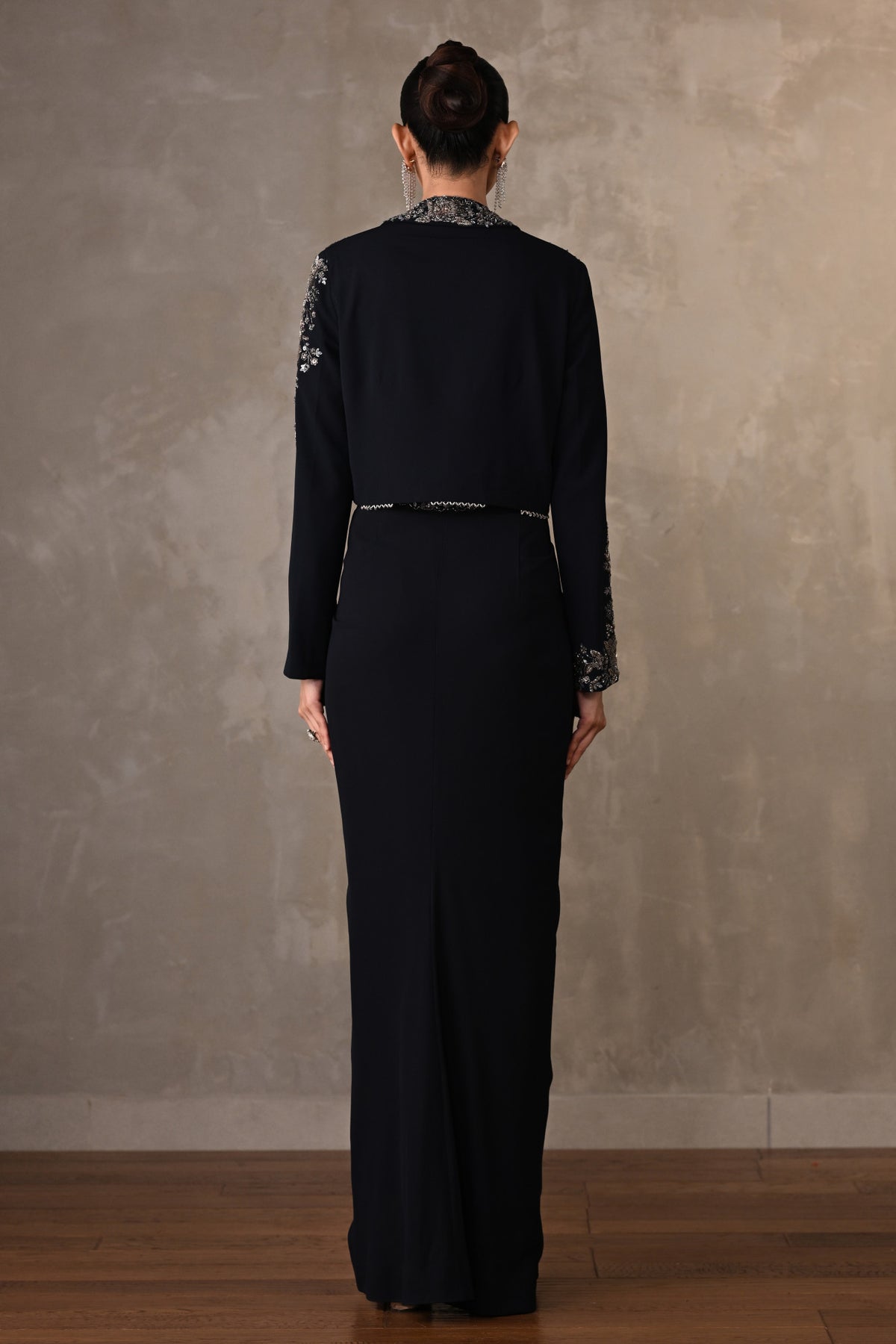 Blue Embroidered Georgette Drape Set With Jacket